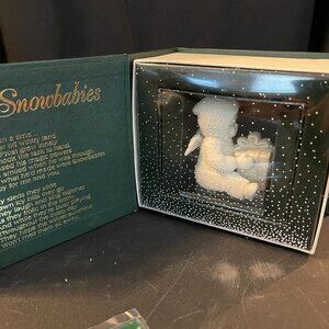 DEPT 56 WINTER TALES OF THE SNOWBABIES - "CAN I OPEN IT NOW" NEW IN PKG (107)